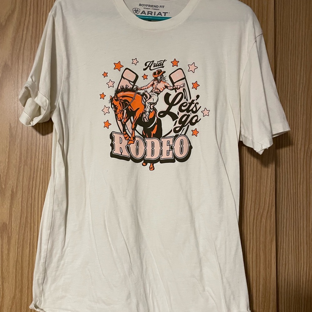 Ariat Cream Boyfriend Fit T-Shirt